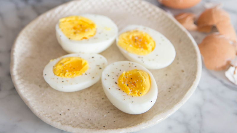 Làm thế nào để trẻ hấp thụ hết giá trị dinh dưỡng của trứng?