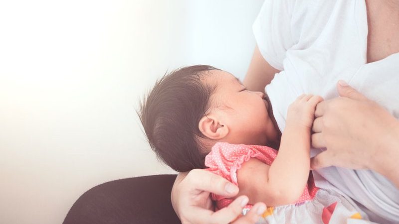 Mách mẹ mẹo cai sữa khi bé 18 tháng tuổi hiệu quả
