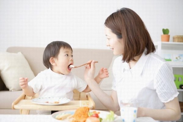 Nhu cầu dinh dưỡng trong khẩu phần ăn của bé từ 1-3 tuổi