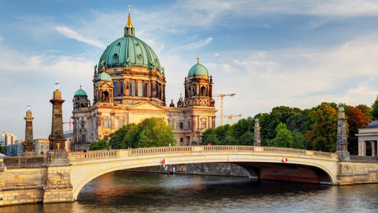 Berlin thích hợp với những du khách yêu thích tìm hiểu lịch sử và văn hóa -Du lịch Đức