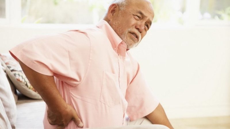 Thực phẩm giảm đau lưng hiệu quả cho người lớn tuổi