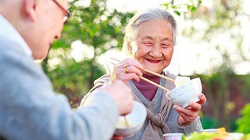Thực phẩm nào giúp người cao tuổi phòng ngừa bệnh tật?
