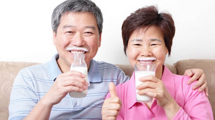 Tiêu chí chọn sữa cho người lớn tuổi