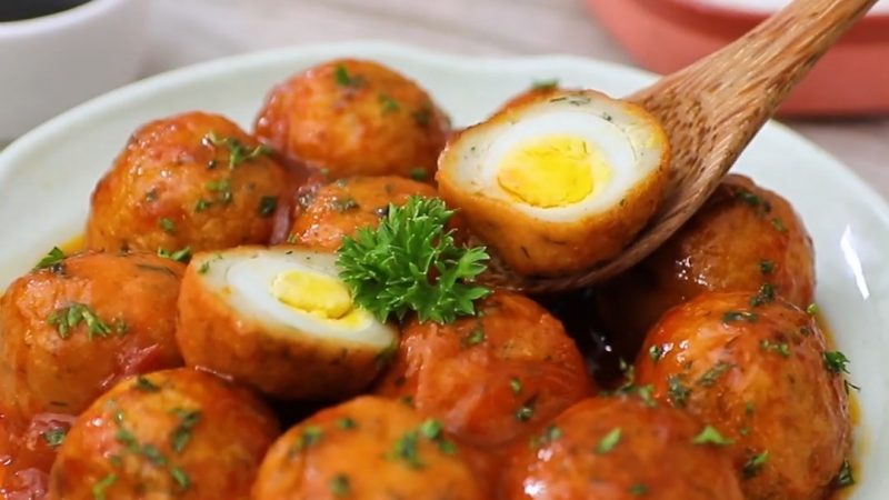 Trứng cút sốt cà chua – một món ăn được biến tấu rất lạ miệng và đẹp mắt