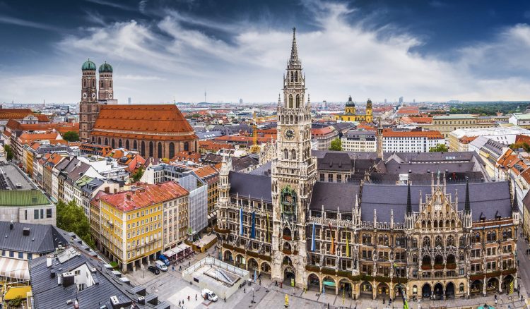 Munich nổi tiếng với các khu phố cổ và những tòa nhà đẹp